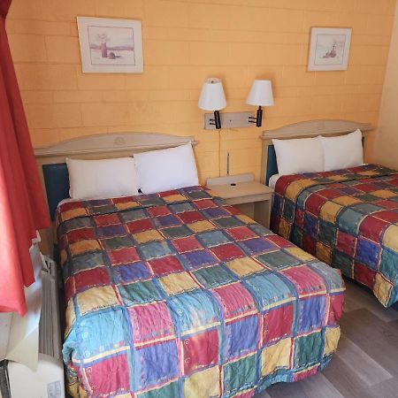 Town House Motel Lancaster Ngoại thất bức ảnh