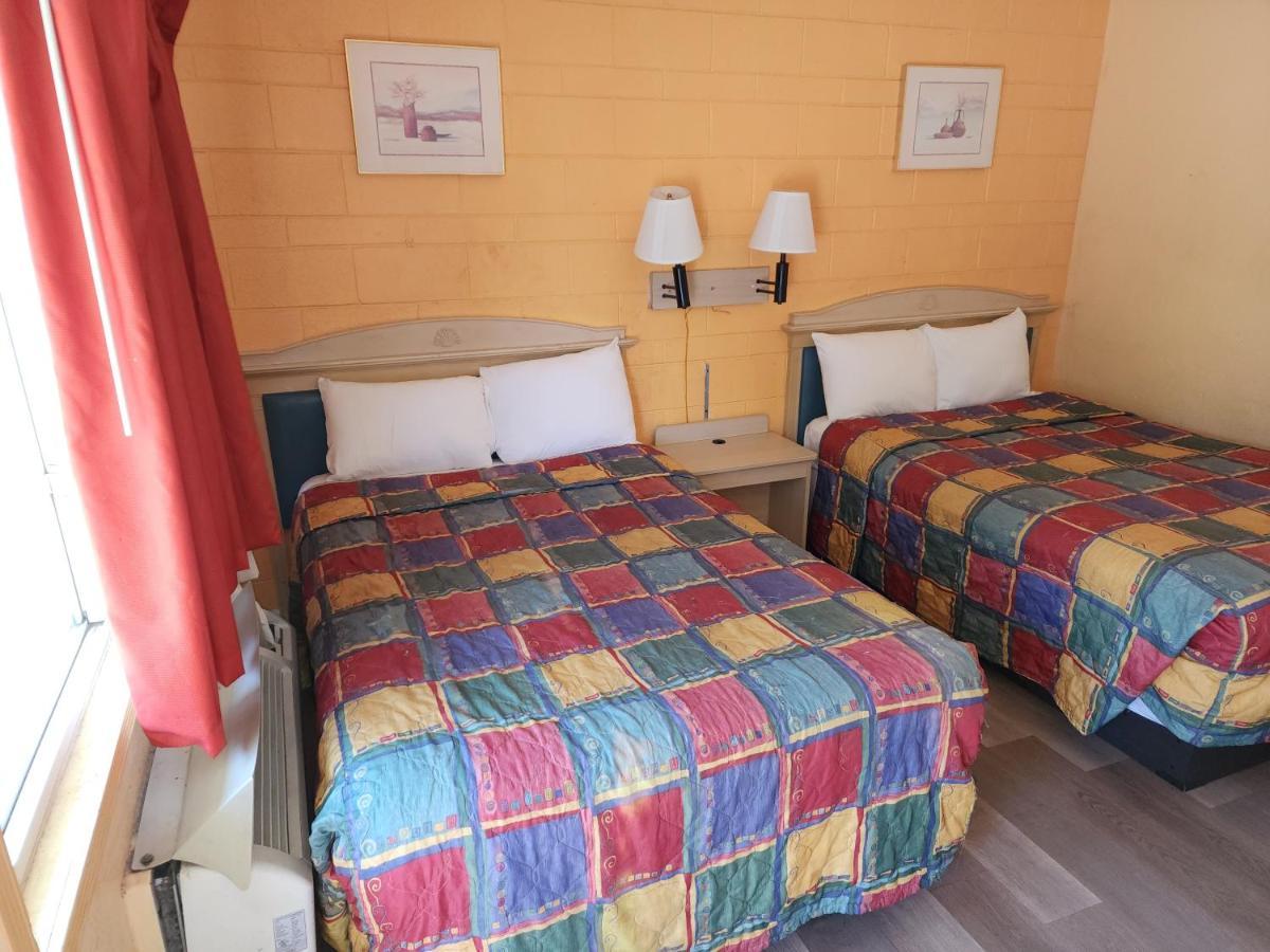 Town House Motel Lancaster Ngoại thất bức ảnh