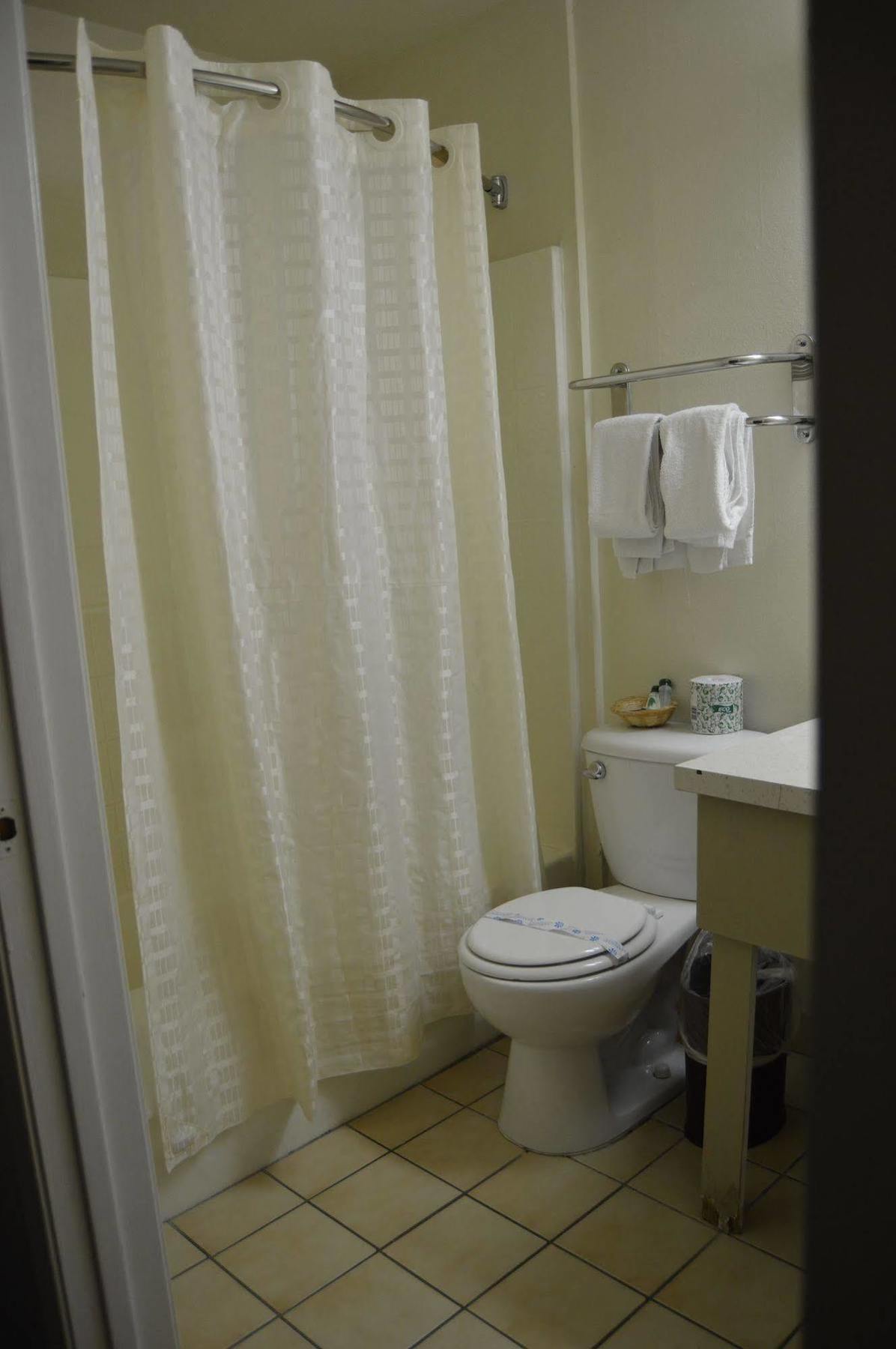 Town House Motel Lancaster Ngoại thất bức ảnh
