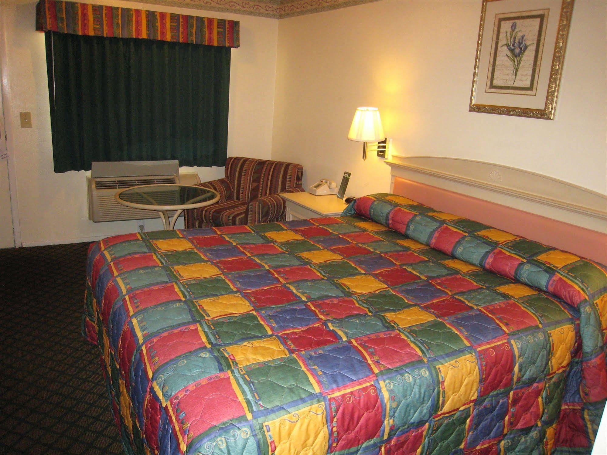 Town House Motel Lancaster Ngoại thất bức ảnh
