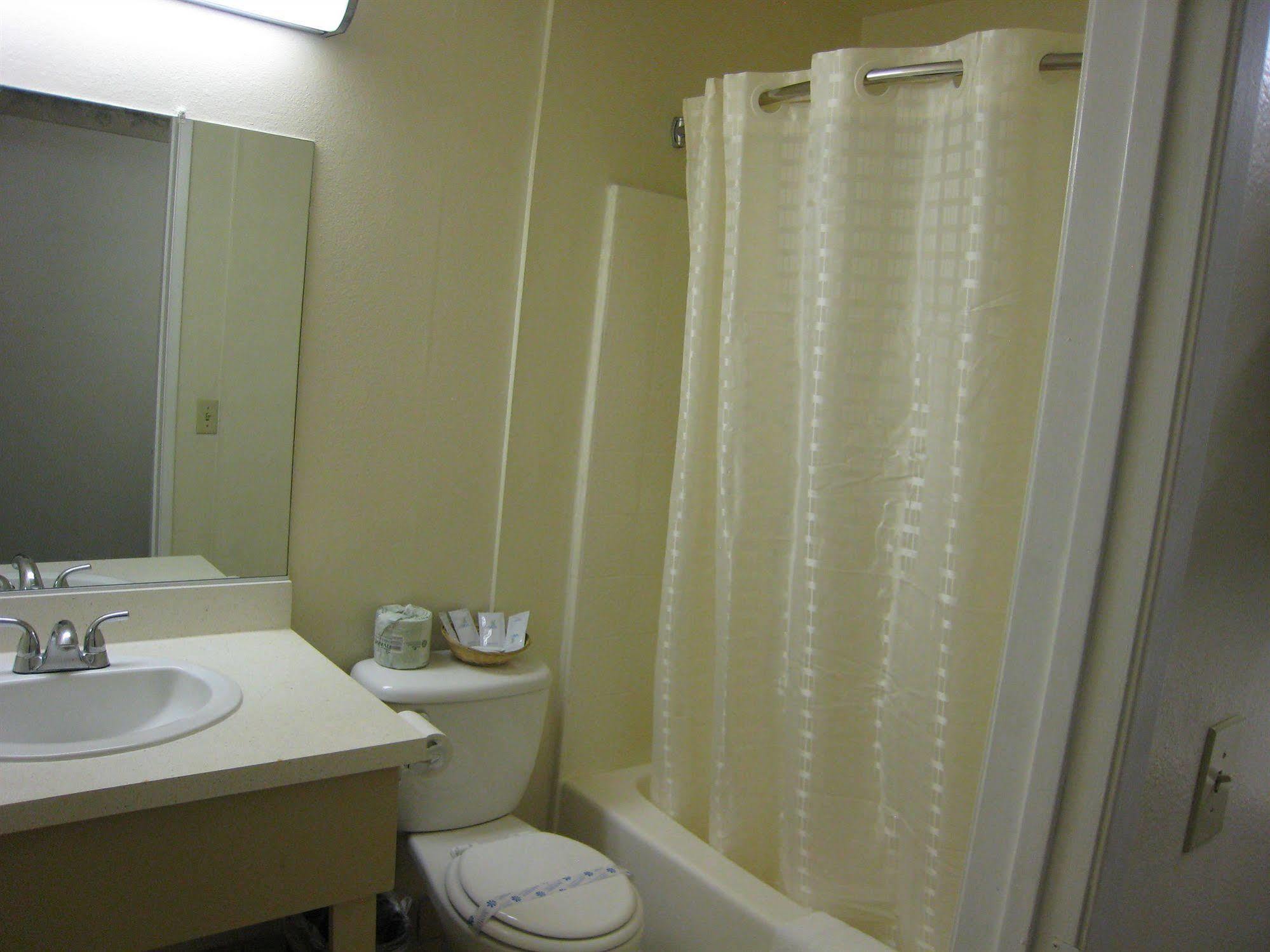 Town House Motel Lancaster Ngoại thất bức ảnh