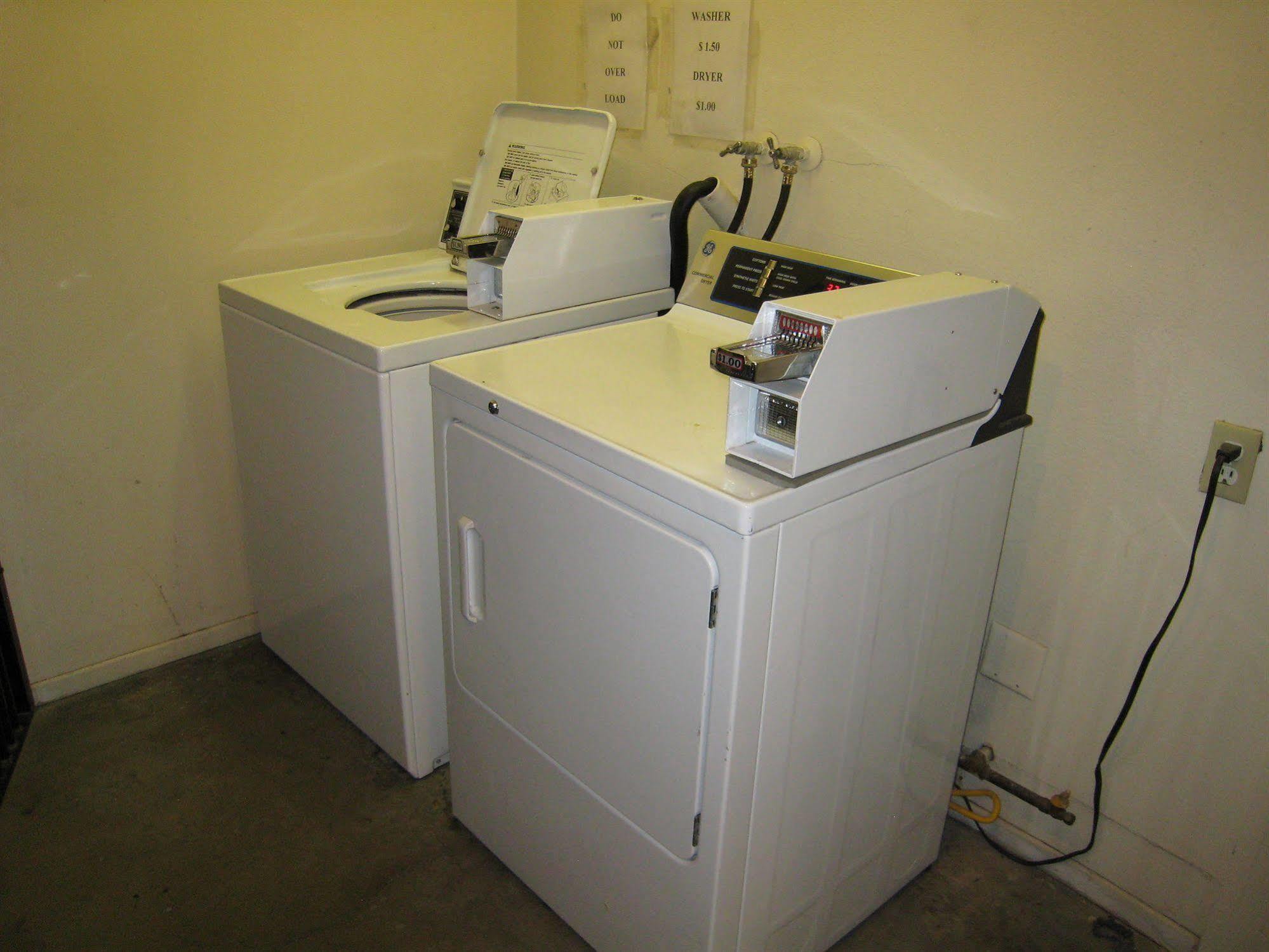 Town House Motel Lancaster Ngoại thất bức ảnh