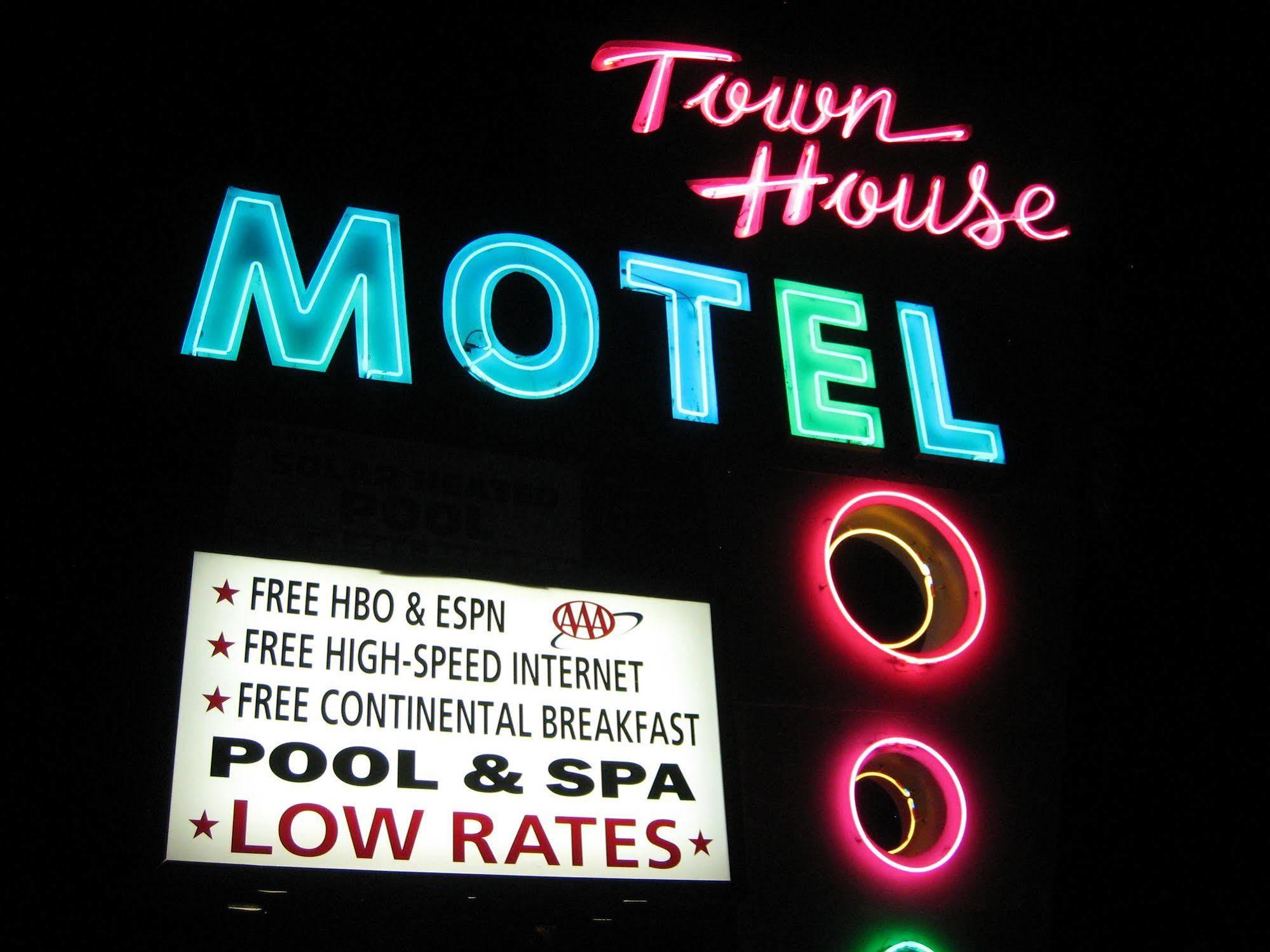 Town House Motel Lancaster Ngoại thất bức ảnh