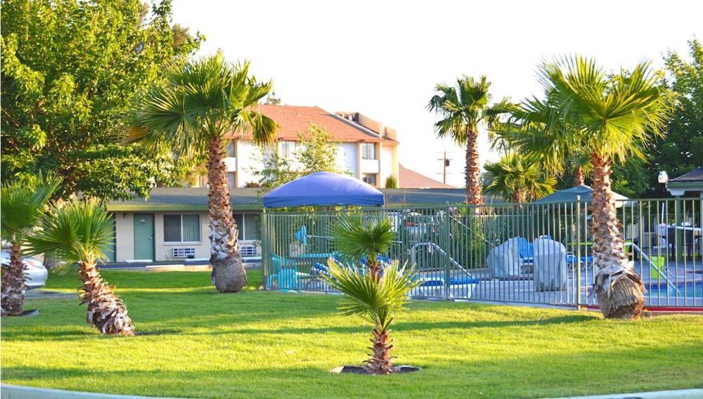 Town House Motel Lancaster Ngoại thất bức ảnh